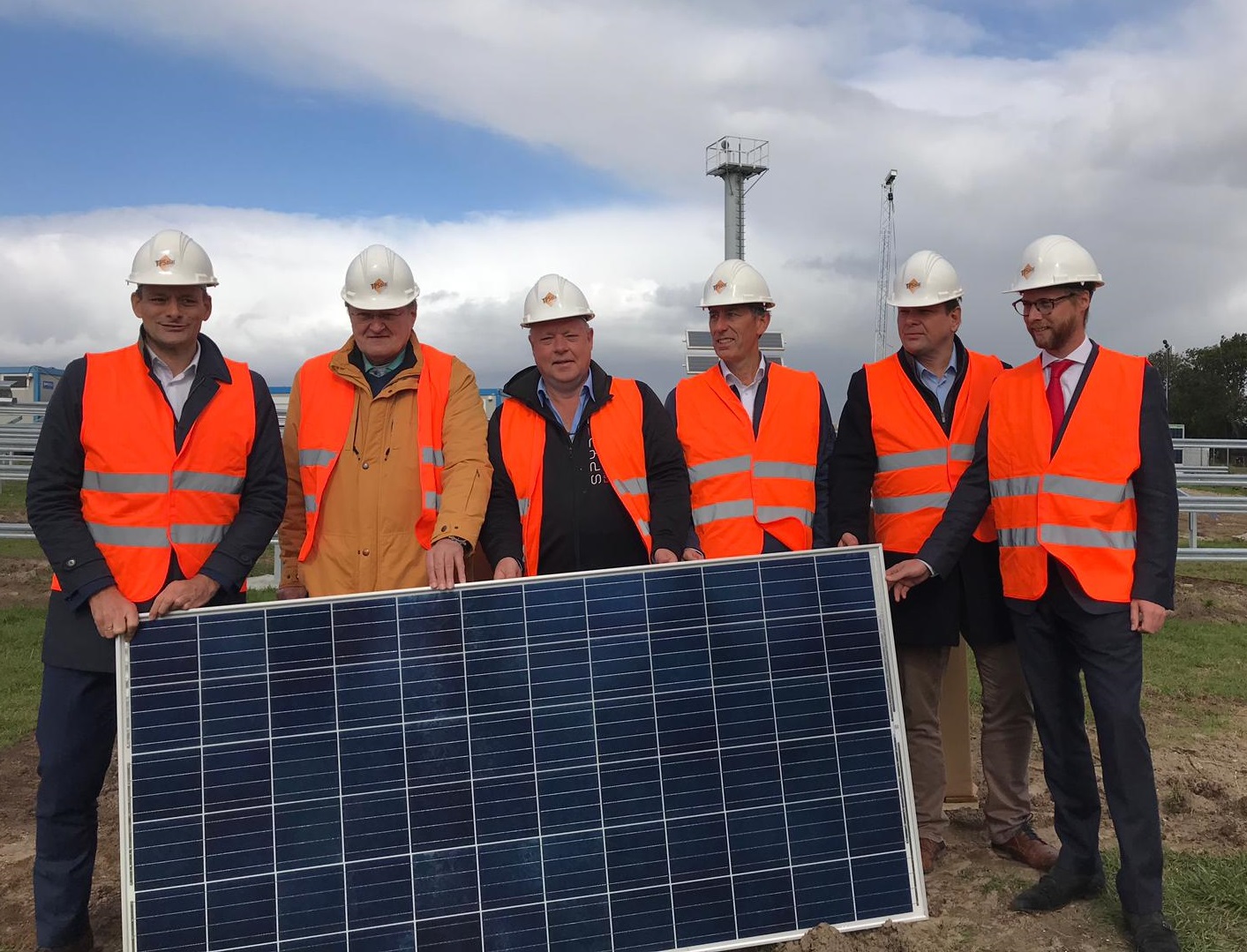 Eerste zonnepaneel zonneweide TP Solar 1 oktober 2018